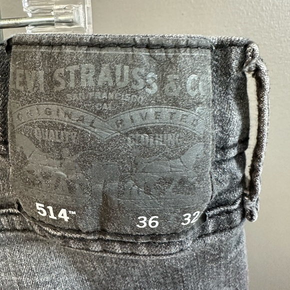 LEVIS | Men’s 514 Black Straight Legged Jeans - Picture 3 of 3